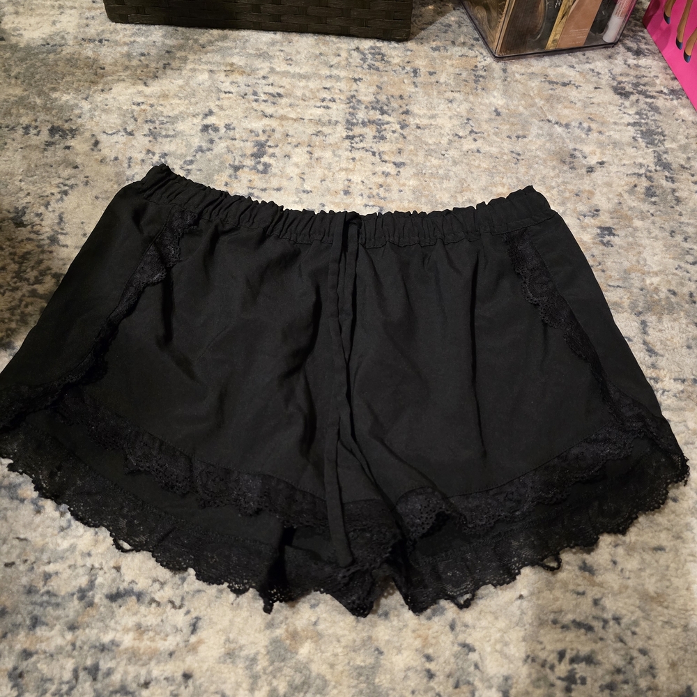 Maidenform Black Shorts with Lace Detail